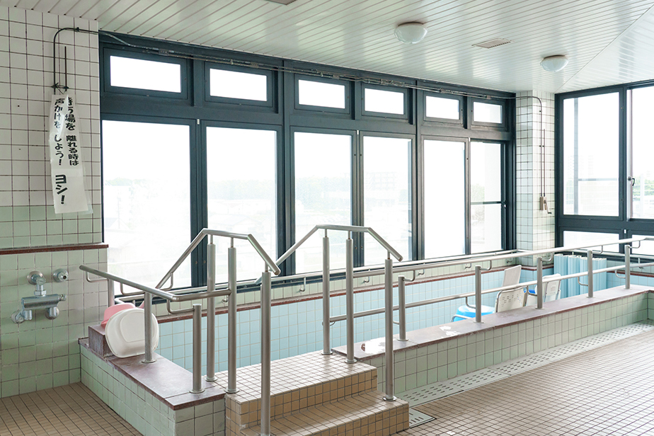 安全に配慮した入浴設備