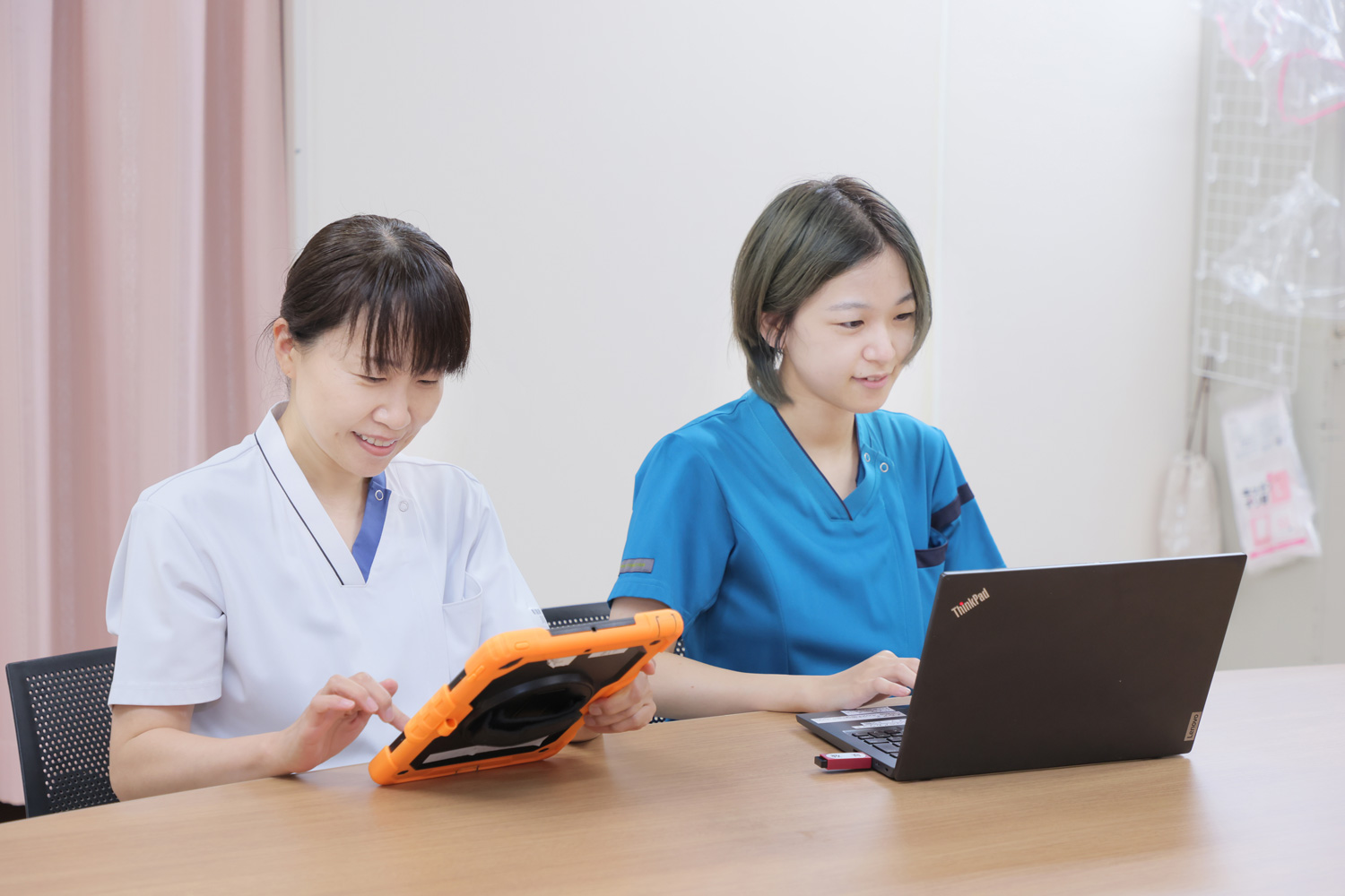 岡崎会グループ 採用ビジュアル