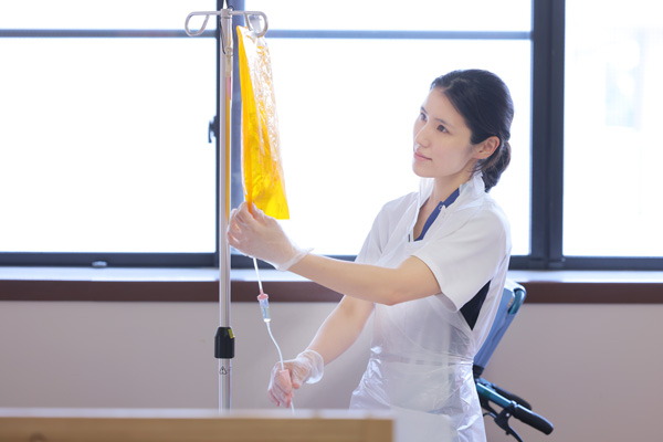 介護医療院 看護師の勤務風景